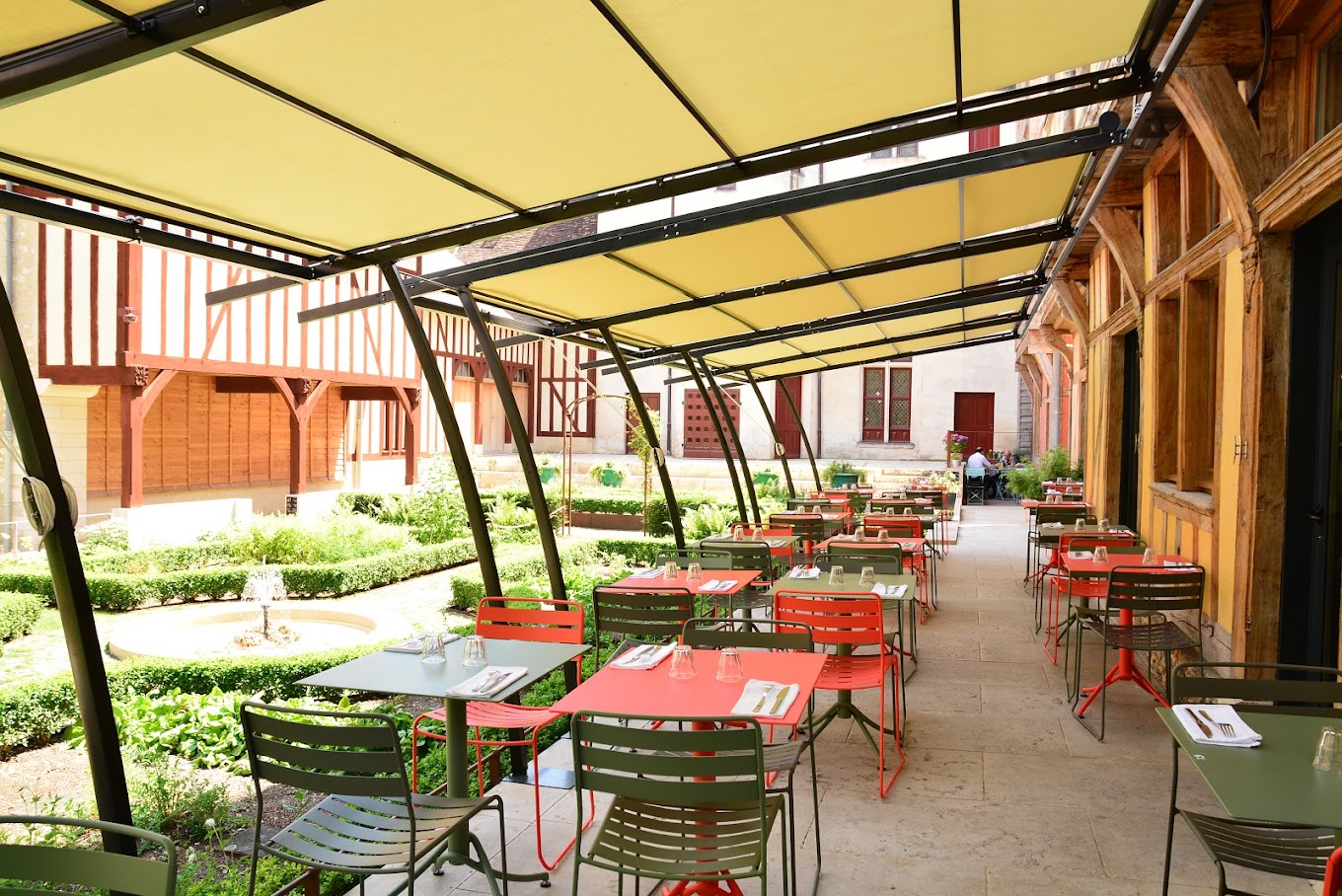 Chez Félix in Troyes: A Warm and Authentic Dining Experience