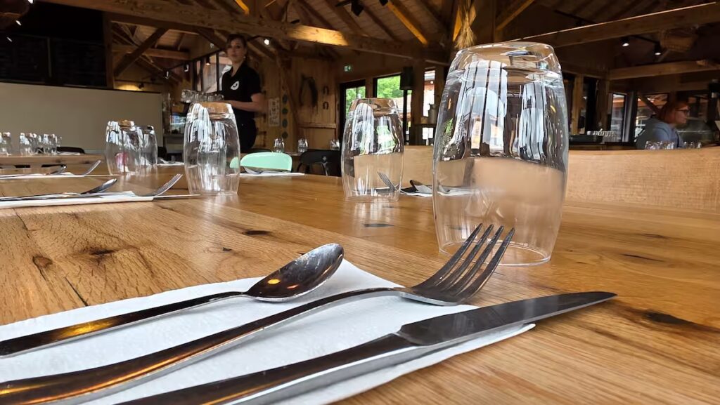 Chez Lilianne Sainte-Croix Park restaurant